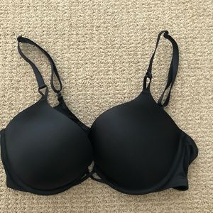 Victoria’s Secret Bombshell Black Bra 36C
